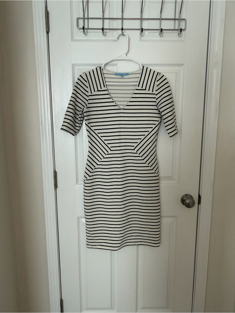 ANTONIO MELANI Cream and Black Striped V-Neck Midi Dress